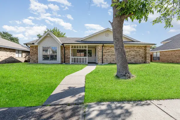 2111 Stein Way, Carrollton, TX 75007