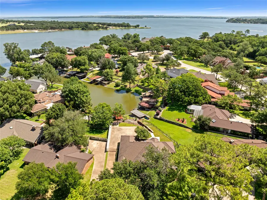 321 Timberlake Drive, Azle, TX 76020 - Image #3