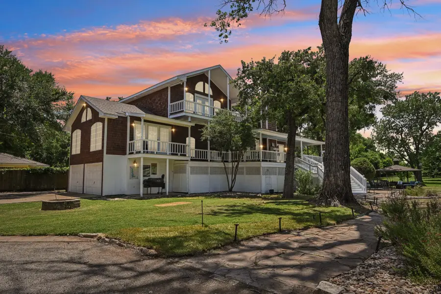 11701 Oakwood Lane, Fort Worth, TX 76179 - Image #2