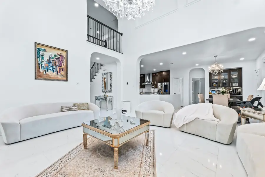 713 Royal Crest Court, McKinney, TX 75072 - Image #3