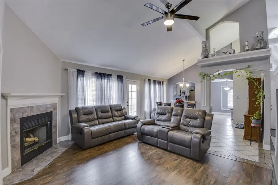 6707 Copperwood Court, Arlington, TX 76001 - Image #3