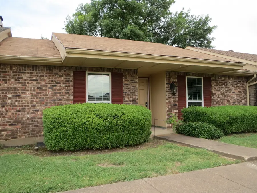 5 E Townhouse Lane #26, Grand Prairie, TX 75052 - Image #2