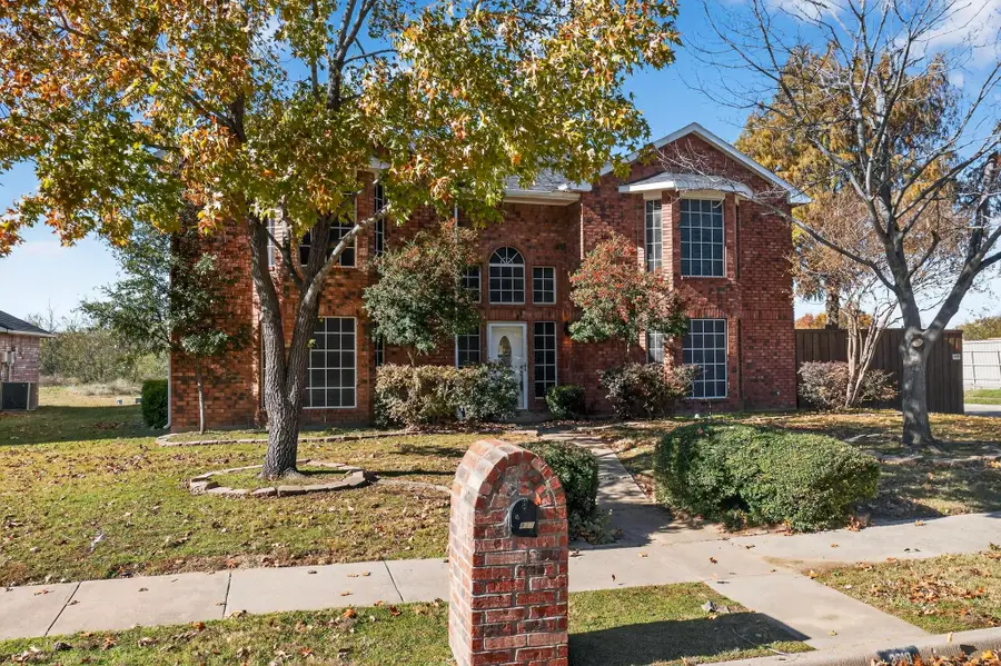 3819 Silver Maple Drive, Carrollton, TX 75007 - Image #2