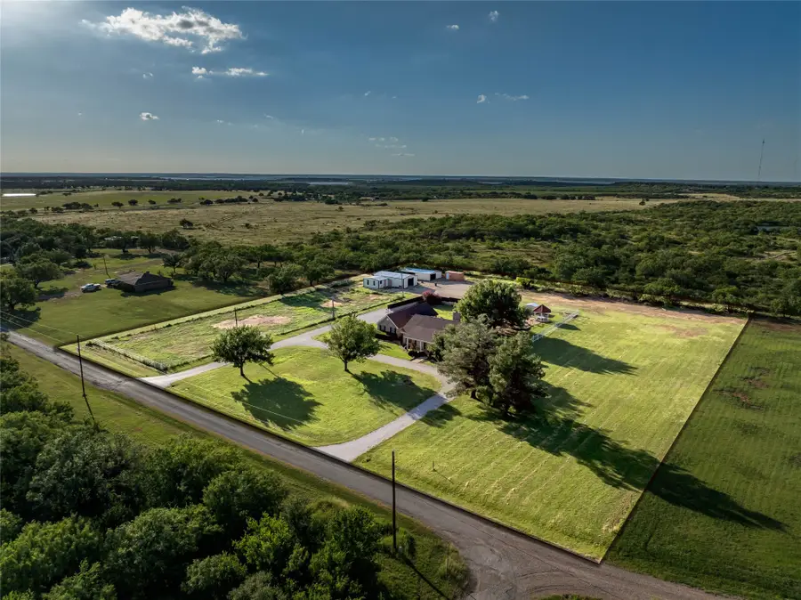 8 Northglen Road, Breckenridge, TX 76424 - Image #2