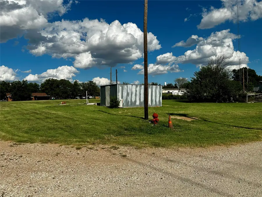 1002 Bennett, Seymour, TX 76380 - Image #3