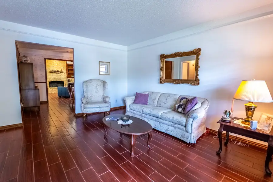 1712 Foster Drive, Arlington, TX 76012 - Image #3