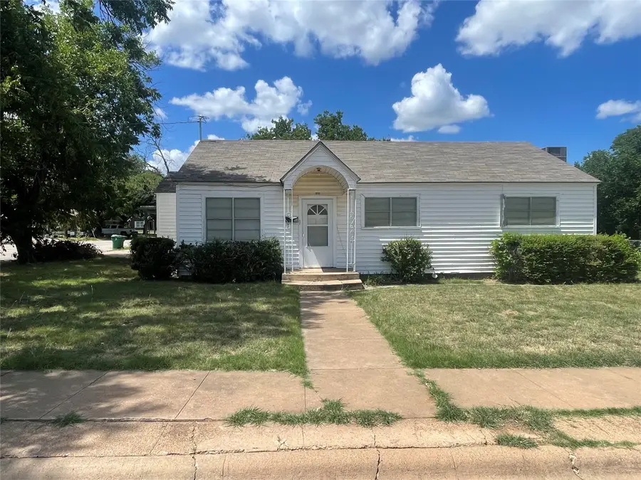 1016 W Cedar Street, Coleman, TX 76834 - Image #2