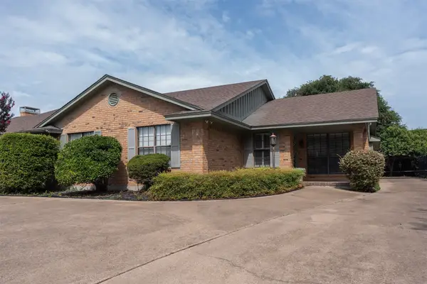 5116 Ledgestone Drive, Fort Worth, TX 76132