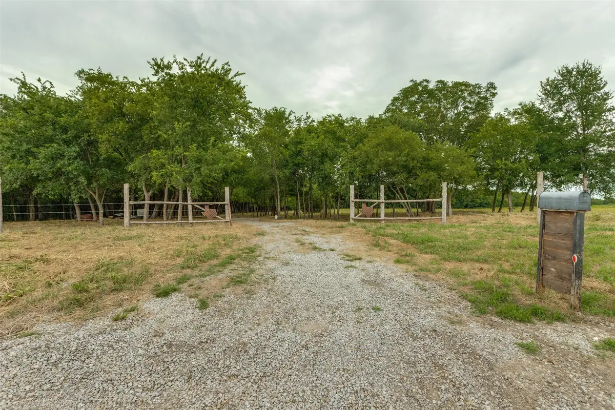 3805 County Road 3805, Wolfe City, TX 75496 - Image #1