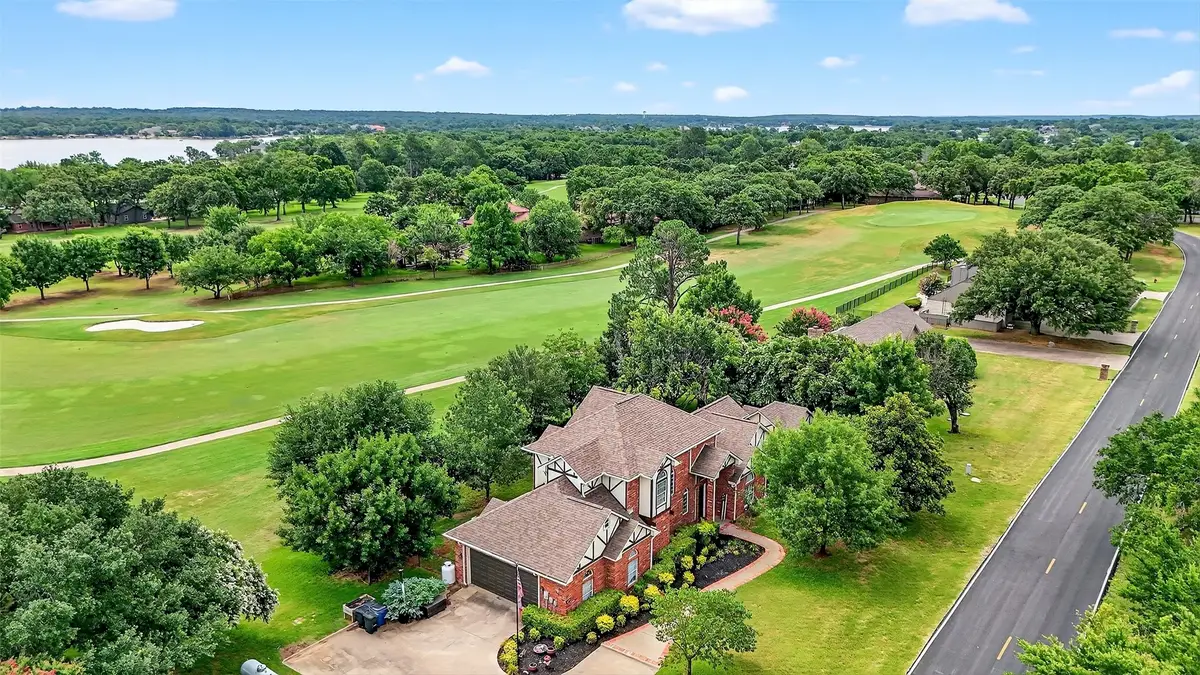 409 Navajo Trail, Lake Kiowa, TX 76240 - Image #1