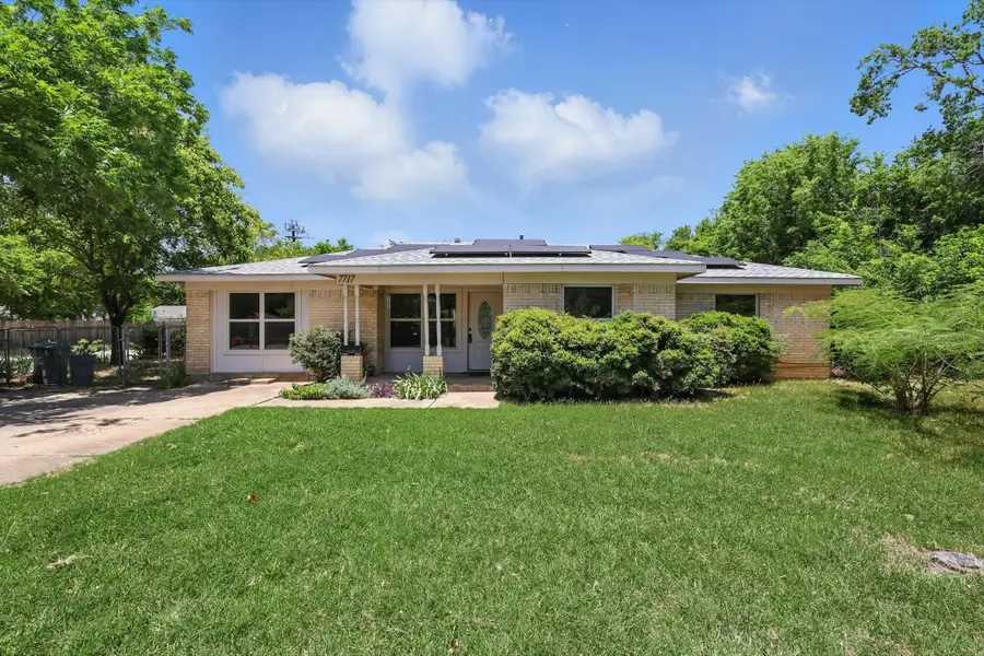 7717 Janetta Drive, North Richland Hills, TX 76180 - Image #2