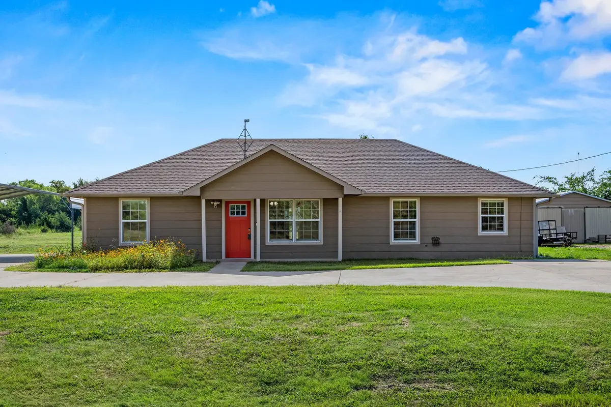 818 N Main Street, Dodd City, TX 75438 - Image #1