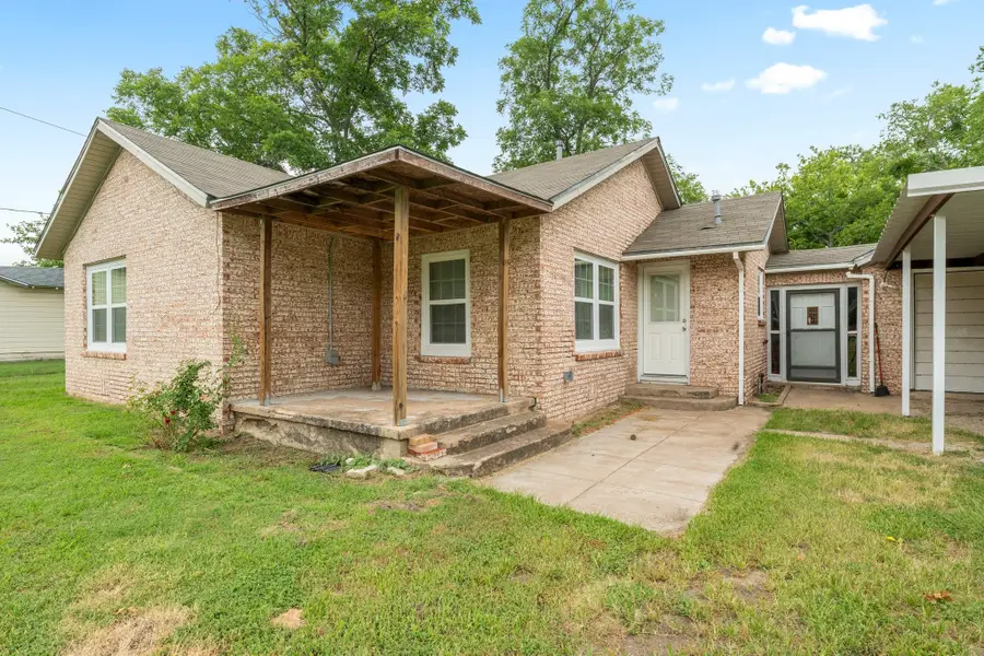 1116 S Texas Street, De Leon, TX 76444 - Image #2