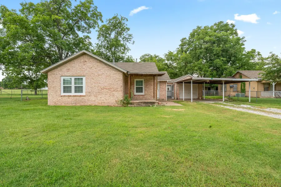 1116 S Texas Street, De Leon, TX 76444 - Image #3