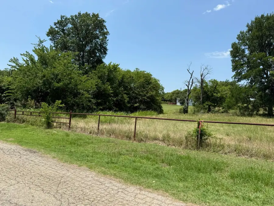381A Paddock Drive, Mabank, TX 75156 - Image #2