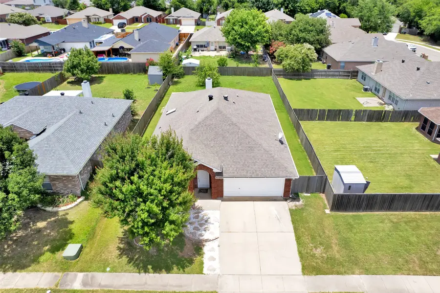 5900 Rising Meadow Drive, Arlington, TX 76018 - Image #2