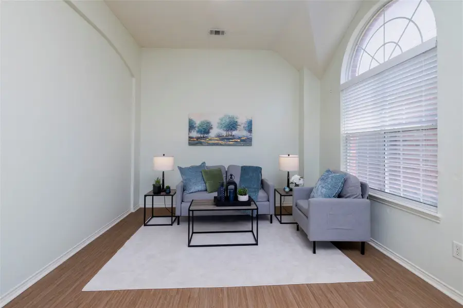 5517 Lawnsberry Drive, Fort Worth, TX 76137 - Image #2