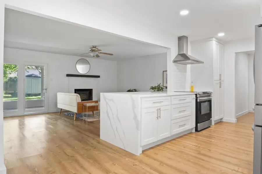 3303 Cottonwood Drive, Flower Mound, TX 75028 - Image #3