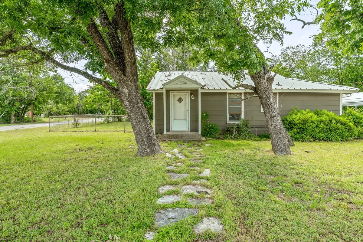 400 S Pecan Street, Hamilton, TX 76531 - Image #1