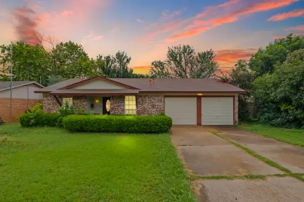 409 Nathan Street, Burleson, TX 76028