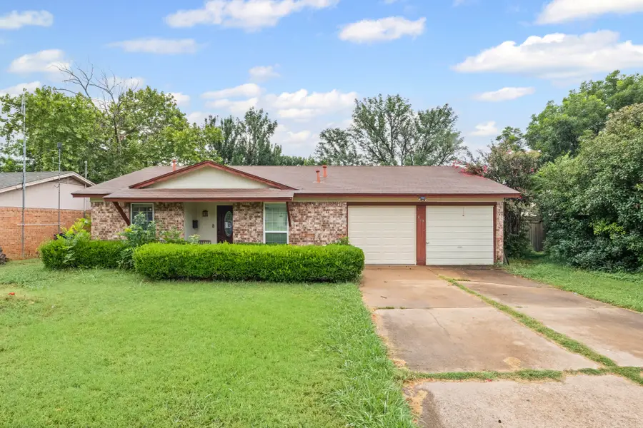 409 Nathan Street, Burleson, TX 76028 - Image #2