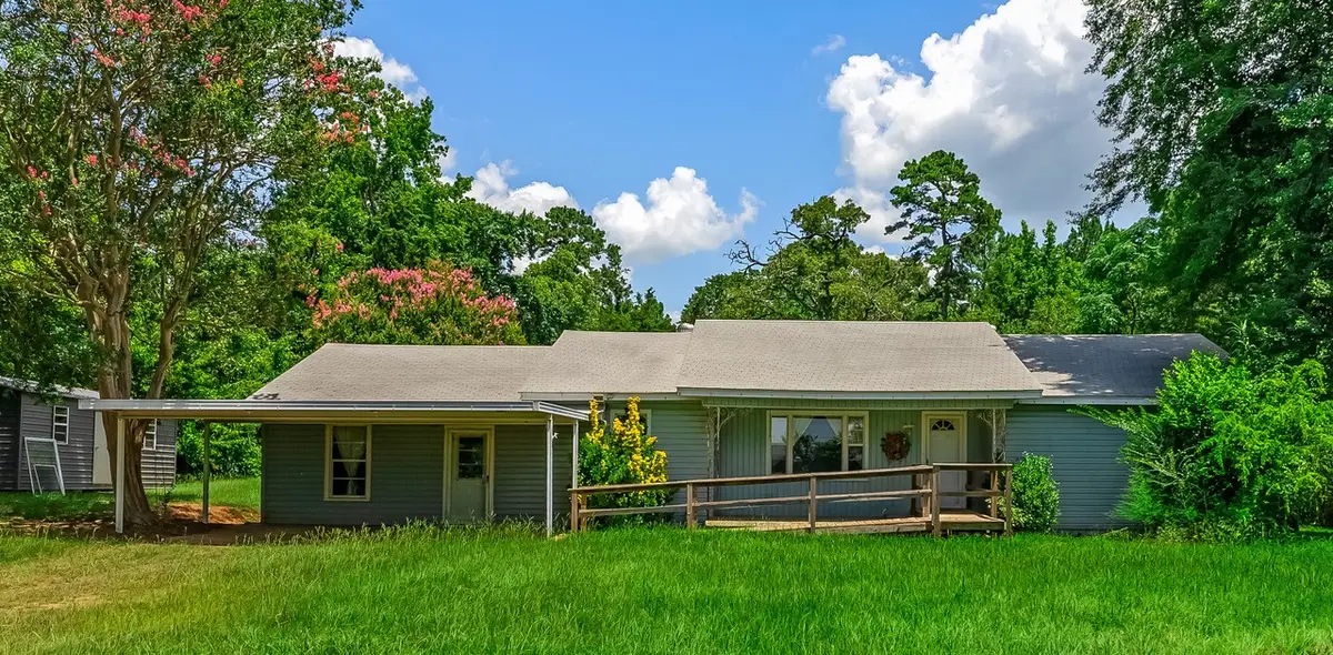 9008 Hosston Vivian Road, Vivian, LA 71082 - Image #1