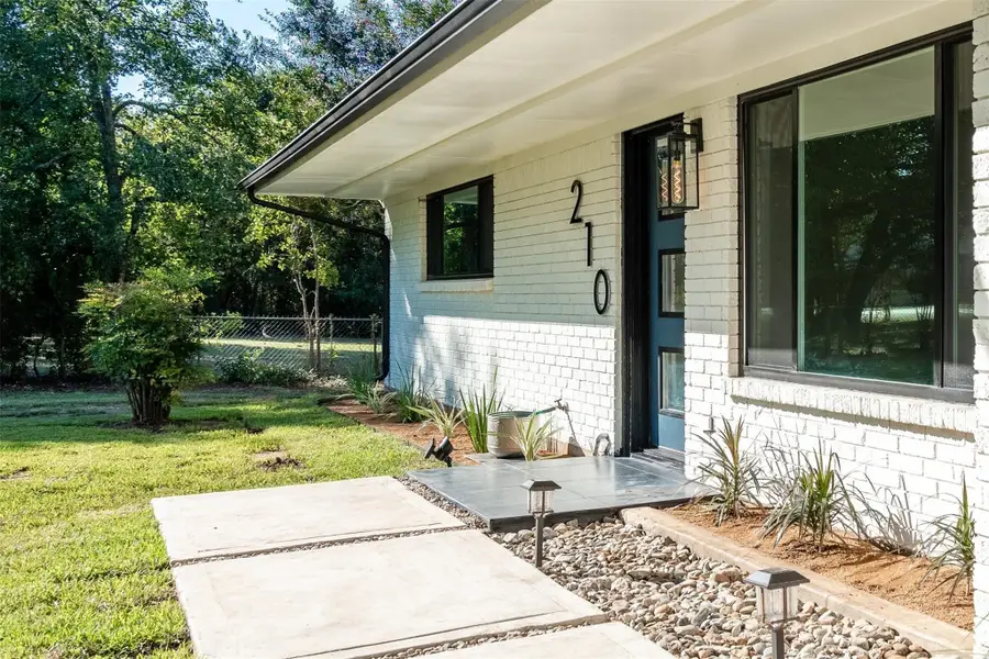 210 Davis Road, Granbury, TX 76049 - Image #3