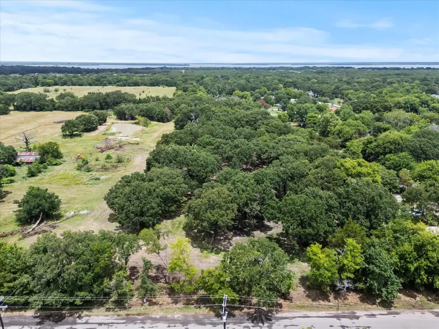 1358 E Rabbit Cove Road, West Tawakoni, TX 75474 - Image #2