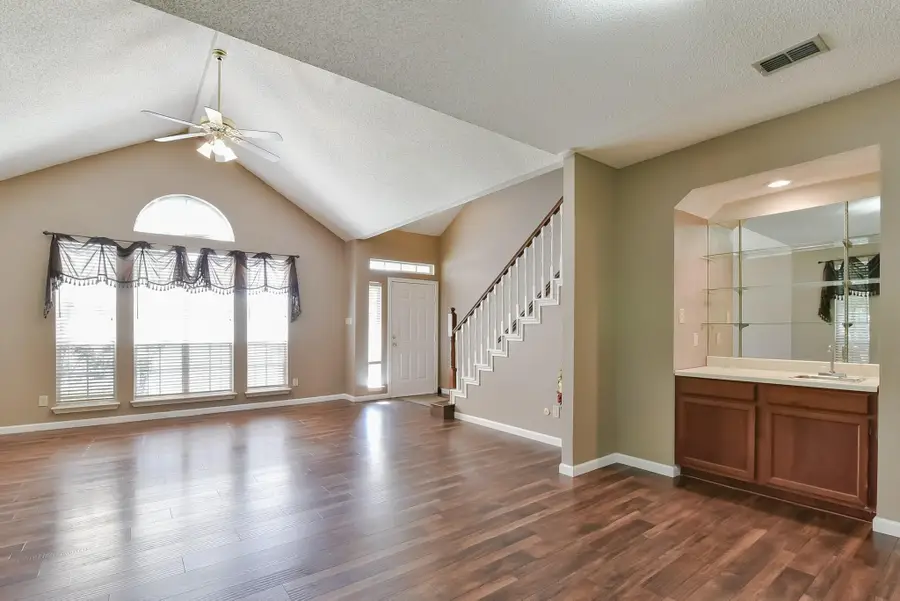 5008 Redwater Drive, Arlington, TX 76018 - Image #2