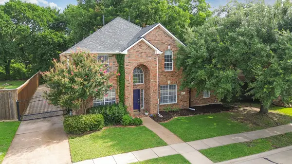 8713 Lakeside Drive, Rowlett, TX 75088