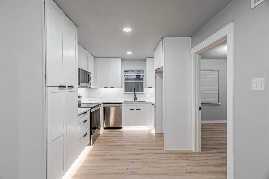 608 Laurel Street, Lancaster, TX 75134 - Image #3