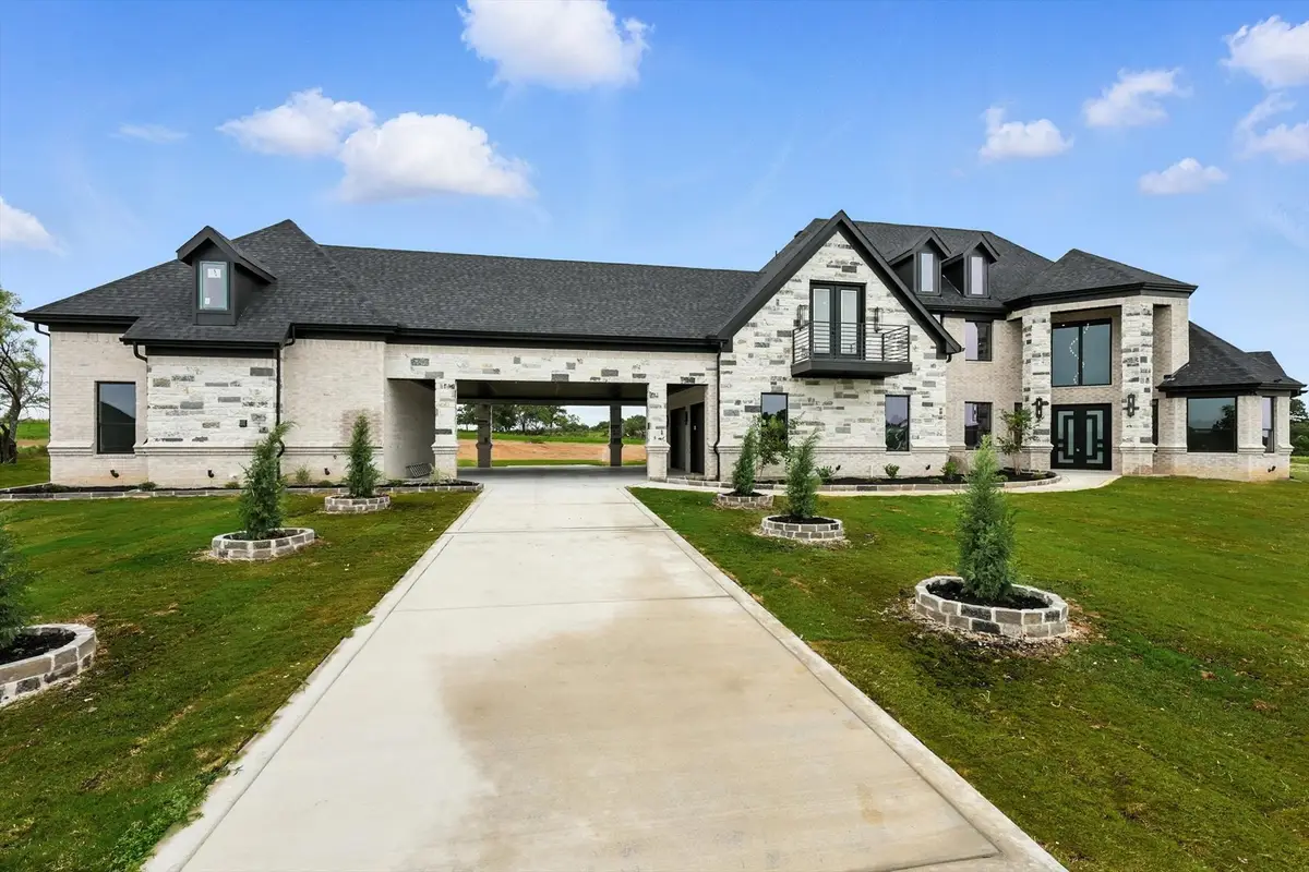 5005 Glenoaks Court, Weatherford, TX 76088 - Image #1