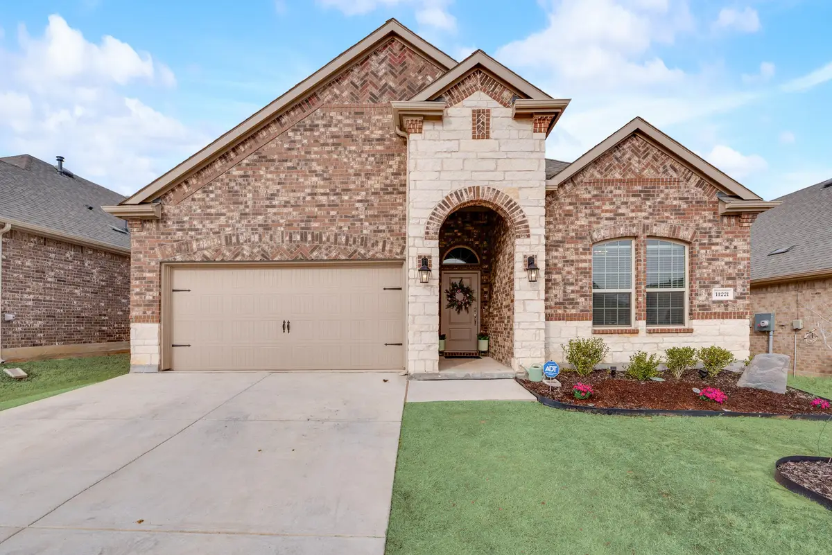 11221 Summer Rain Boulevard, Aubrey, TX 76227 - Image #1