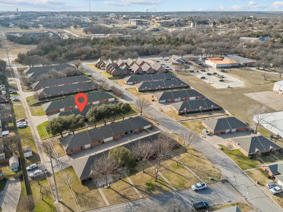 952 Austin Court, Weatherford, TX 76086 - Image #2