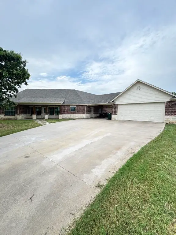 153 Twin Springs Ranch Lane, Weatherford, TX 76087 - Image #1