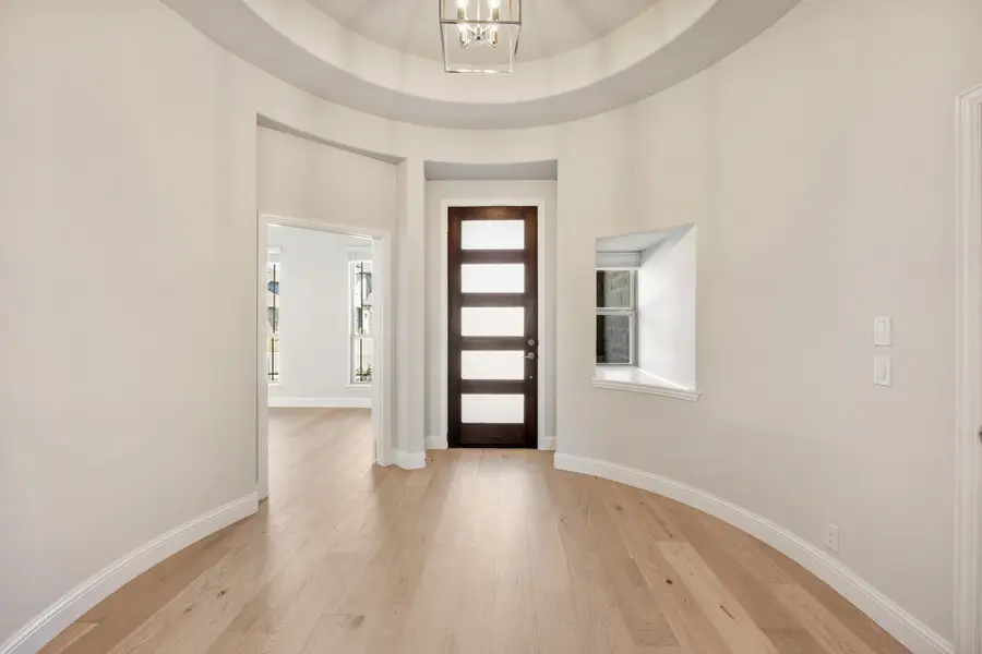 204 Sweetwater Drive, Commerce, TX 75428 - Image #3