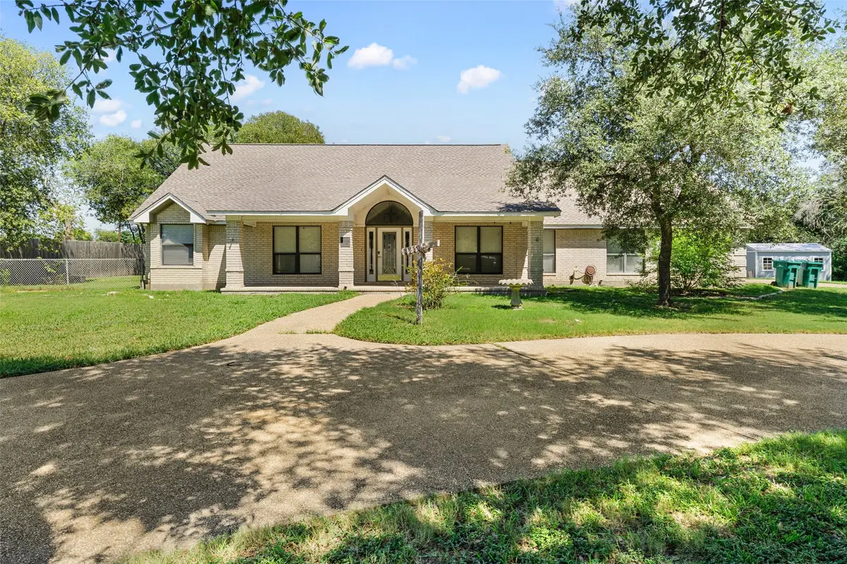 100 Spring Oak Street, Lacy Lakeview, TX 76705 - Image #1
