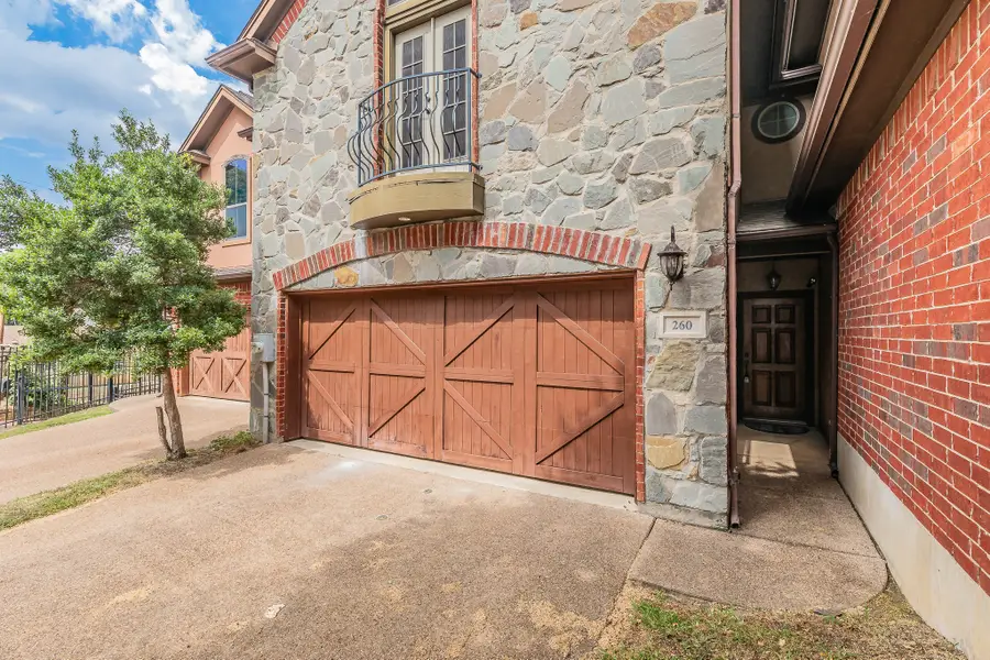 260 Corinna Court, Hurst, TX 76053 - Image #2