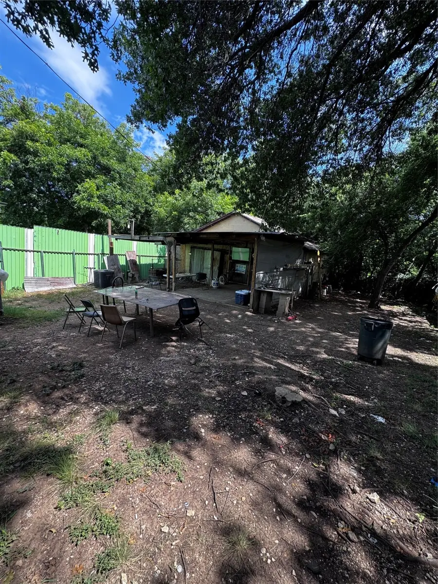 2906 W 9th Street, Dallas, TX 75211 - Image #2