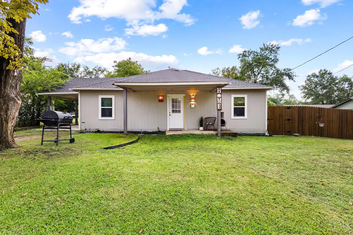 221 Braz Street, Bonham, TX 75418 - Image #1