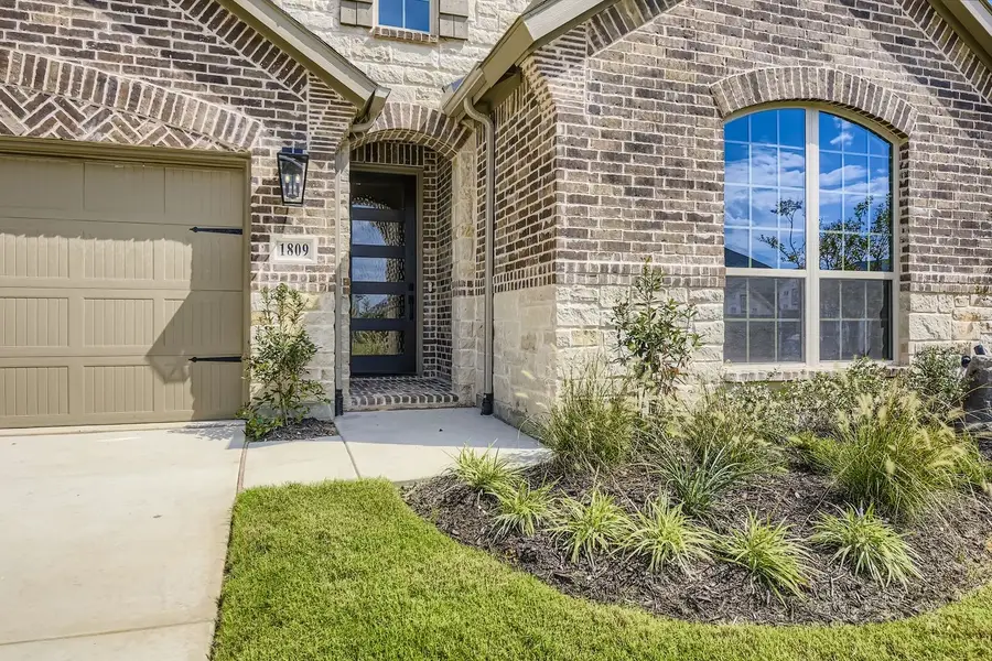 1809 Flowerfield Lane, Mansfield, TX 76063 - Image #3