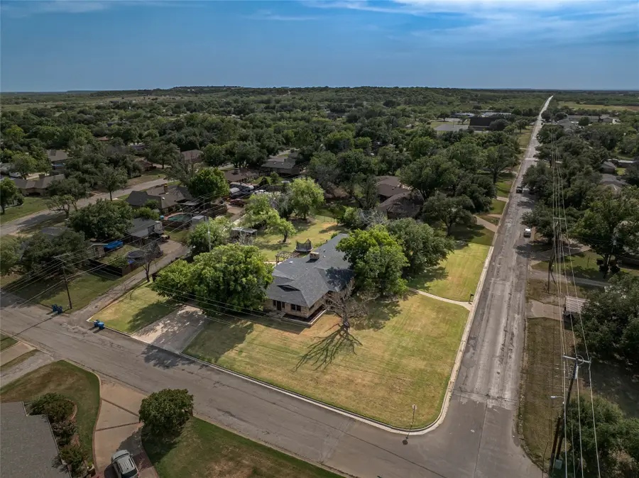 1501 W Elliott Street, Breckenridge, TX 76424 - Image #2