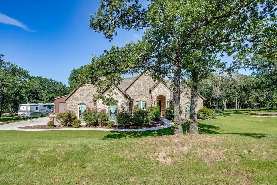 140 Flying Diamond Drive, Springtown, TX 76082 - Image #3