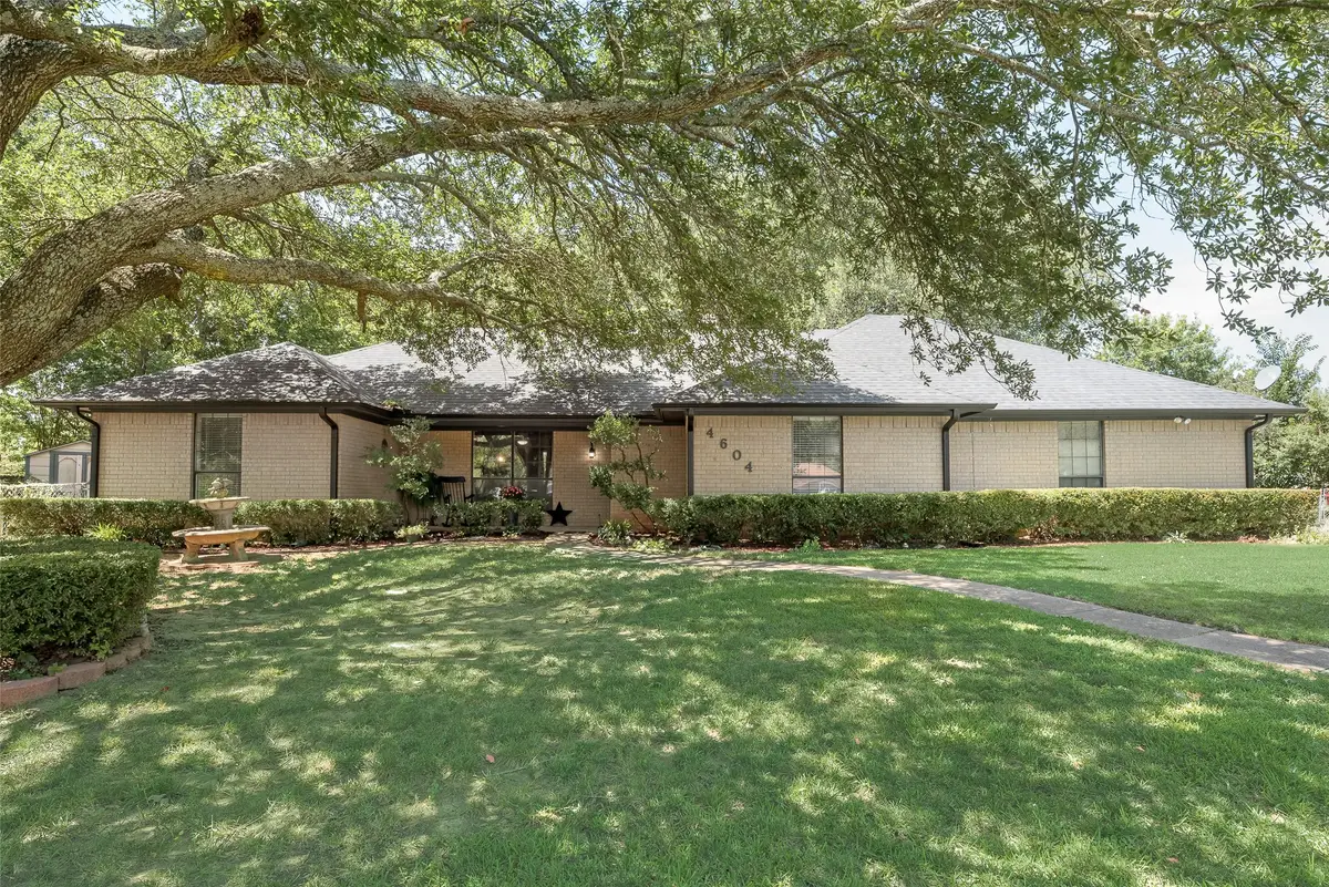 4604 Bello Vista Circle, Sherman, TX 75090 - Image #1