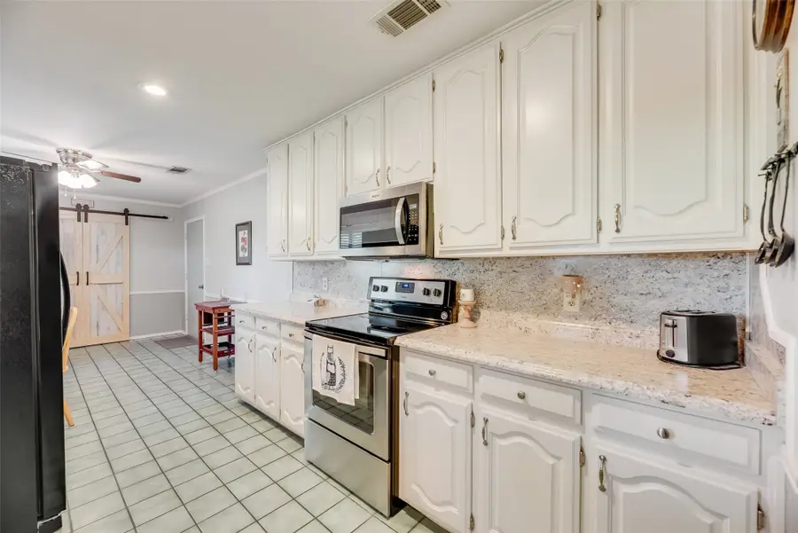 4604 Bello Vista Circle, Sherman, TX 75090 - Image #2