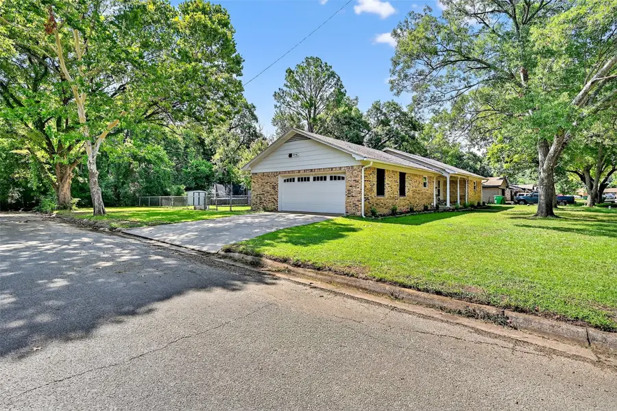 1914 Laurel Road, Gainesville, TX 76240 - Image #3