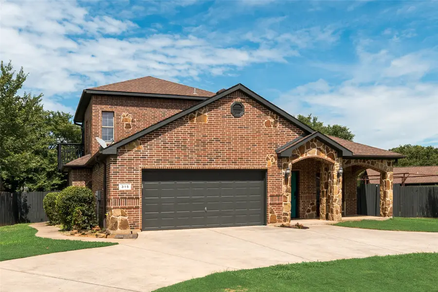 315 Navajo Trail, Lake Kiowa, TX 76240 - Image #3