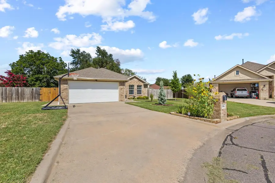 106 Westwood Court, Bonham, TX 75418 - Image #3
