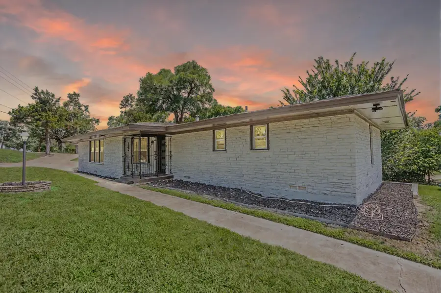 2207 Van Cleave Drive, Dallas, TX 75216 - Image #3