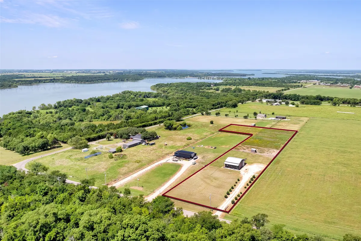 855 Buck Creek Road, Tioga, TX 76271 - Image #1